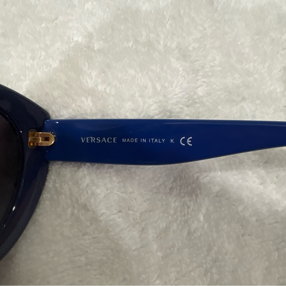 VERSACE Gianni Versace Blue Plastic Oversized Sunglasses - Picture 9 of 16